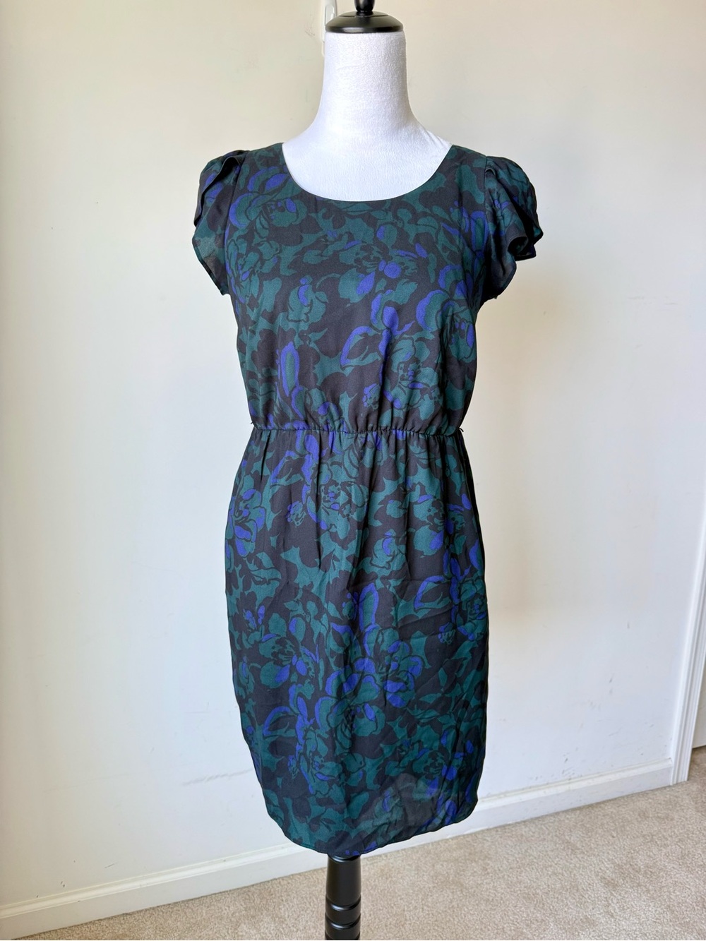 LOFT Petite Lightweight Floral Ruffled Cap Sleeve Dress—SZ. 4P